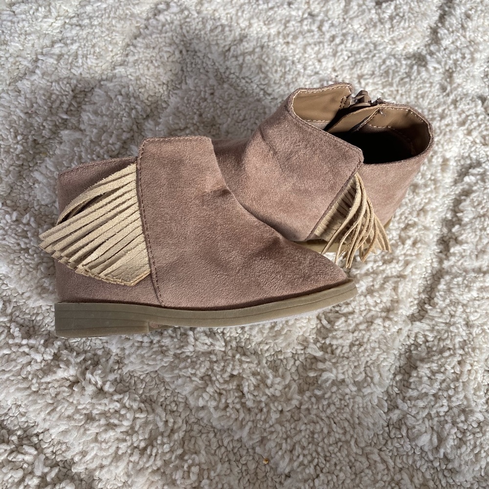 Wonder Nation Size 5 toddler girl Tan boots